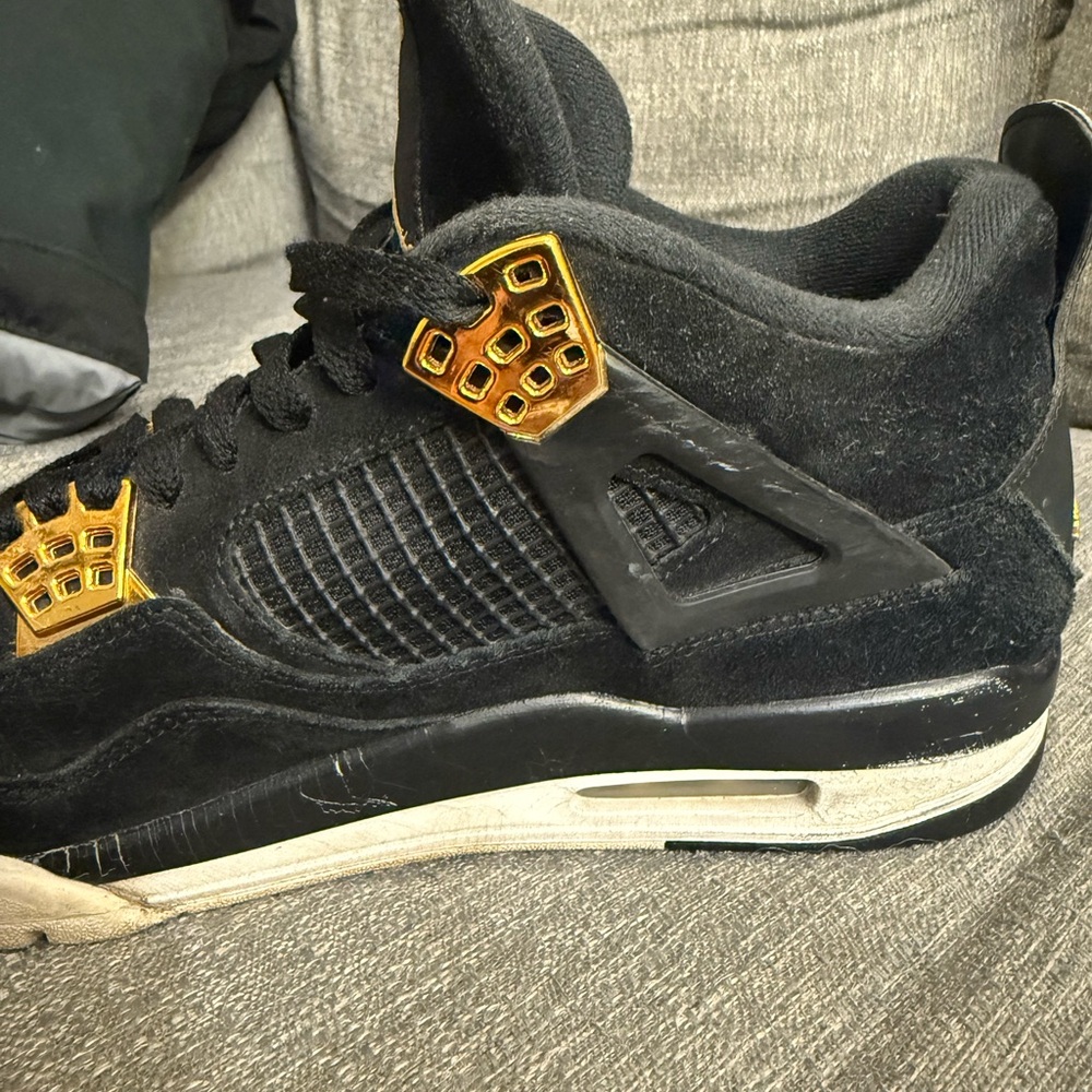 Jordan 4 royalty men’s 11.5 with shoe cleaner kit - Picture 11 of 12